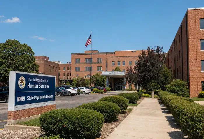state psychiatric hospital Illinois exterior